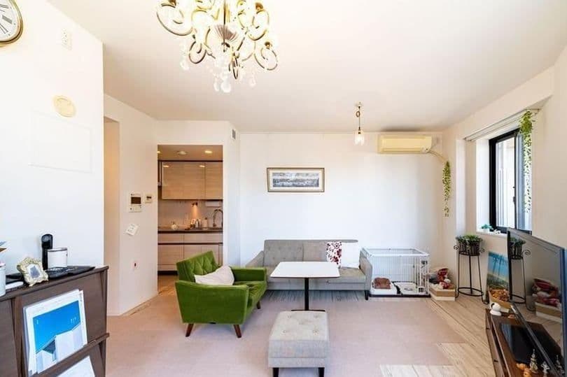 Corner Unit 3BR in East Tower Near Station - View 1