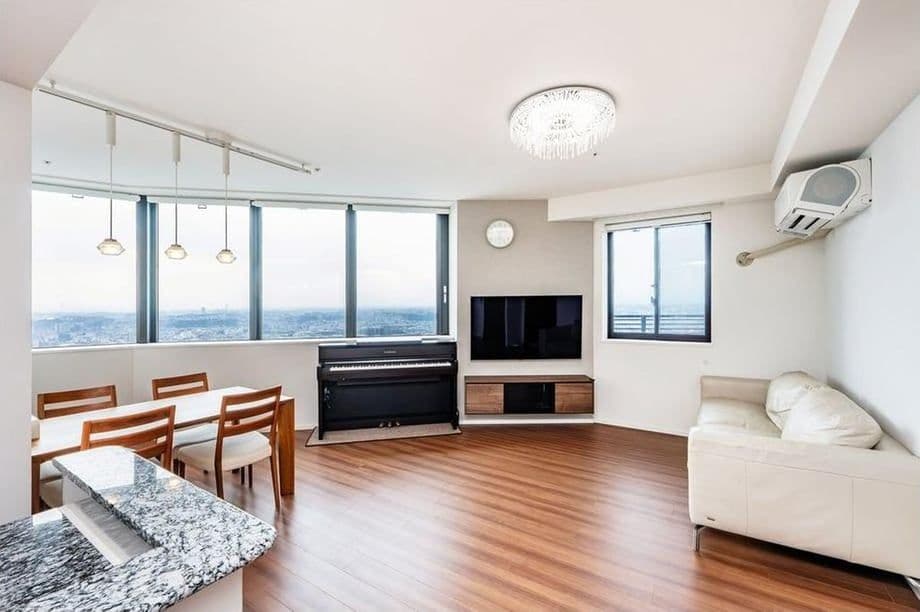 Generous 3BR Layout in Popular Garden Towers - View 1