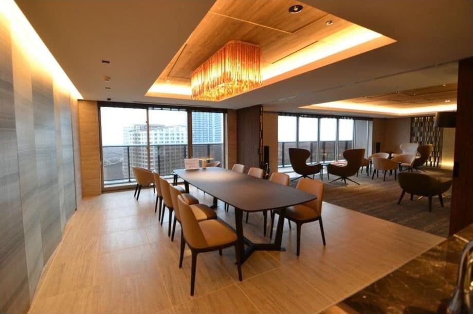 Contemporary 3BR with Unbeatable Station Access - View 1