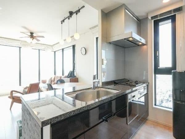 Spacious 3BR City Tower Near Major Transit Hub - View 1