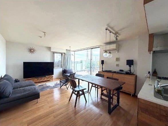 Premium 3BR Residence in Mizonokuchi's Best Building - View 1