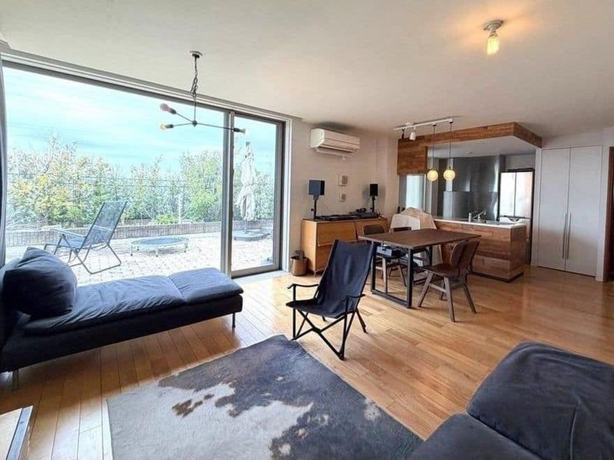 Luxury Living: 3BR Just 10 Mins from Station - View 1
