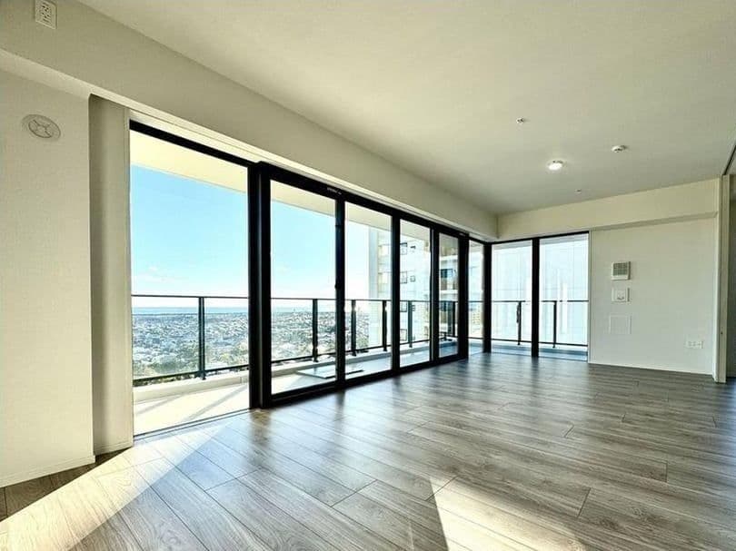 Spacious 3BR Luxury Tower Apartment - View 1