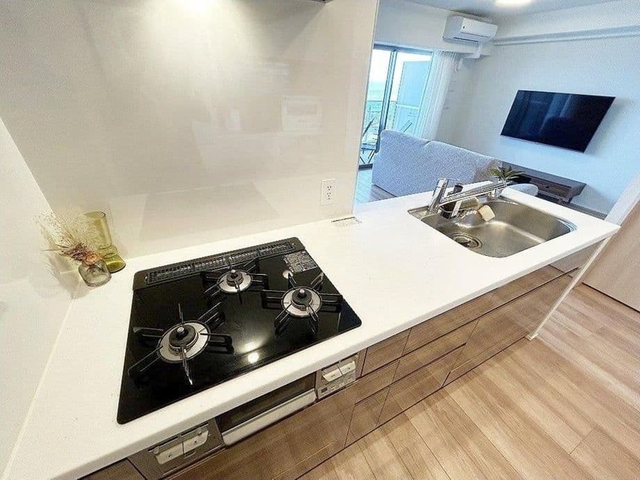 Modern Odawara 1BR with Flexible Den Area - View 1