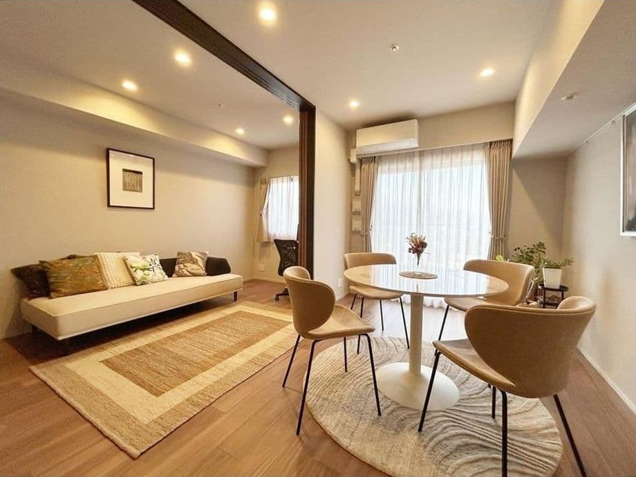 Brand New 2BR Tower Unit Next to Shinkansen