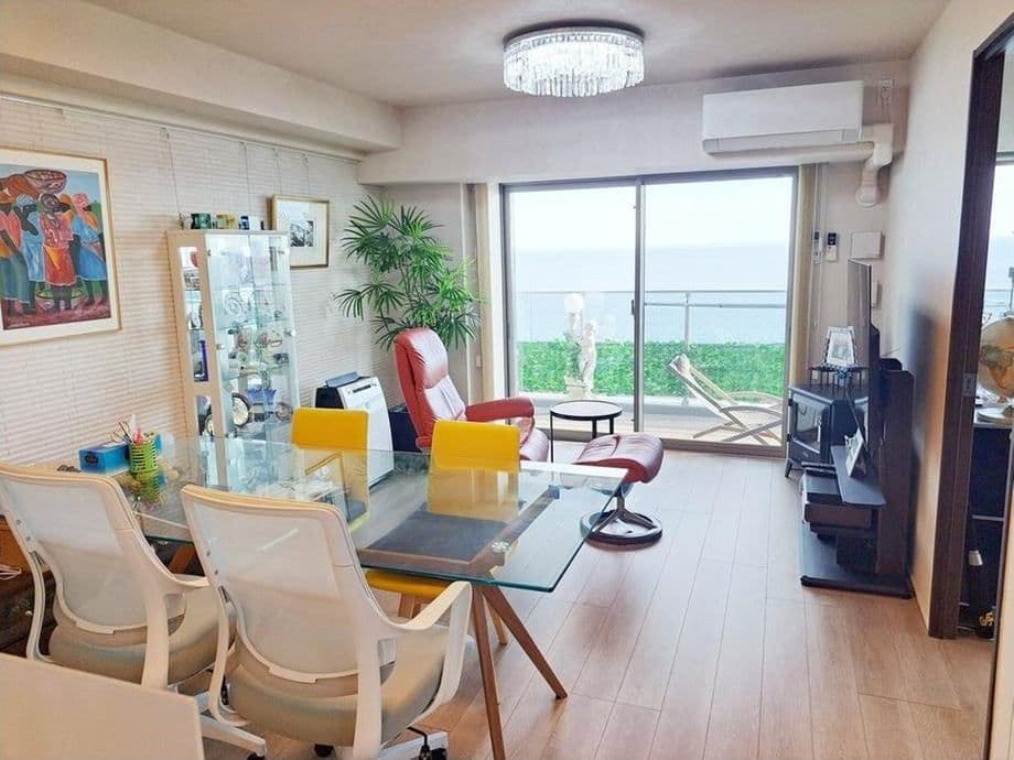 Spacious 3BR Odawara Apartment with Den