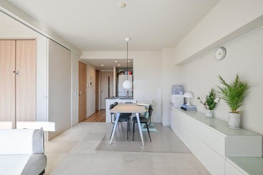 Stylish 3BR Luxury Condo in Takasago - View 1