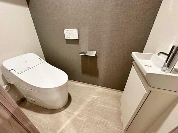Bright 3BR Near Makuhari Station - View 1