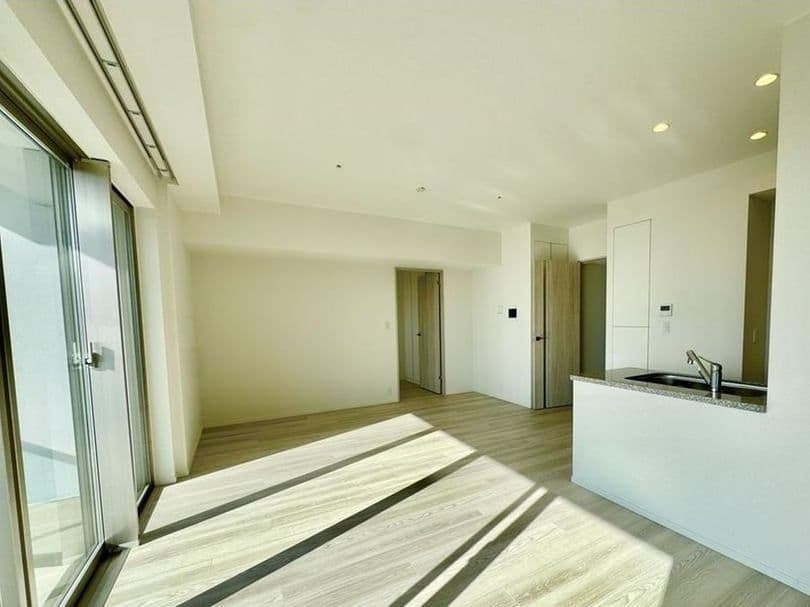 Upcoming 3BR Tower Near Transit - View 1