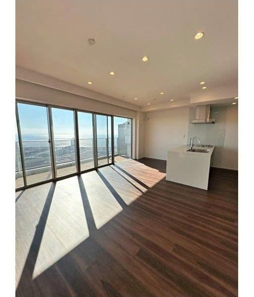 Modern 3BR Just Minutes from the Station - View 1