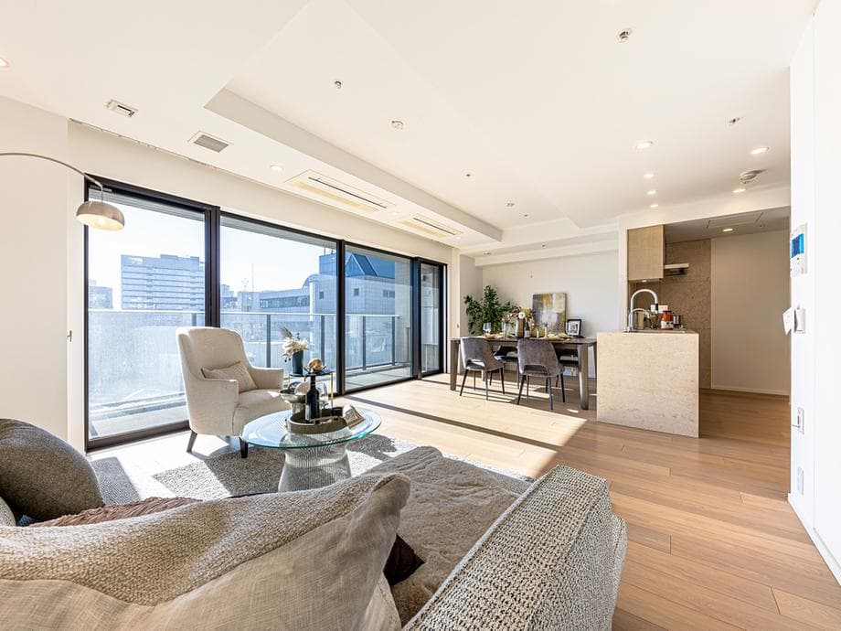 Spacious 2BR in Chiyoda, 3 Min to Hanzomon - View 1