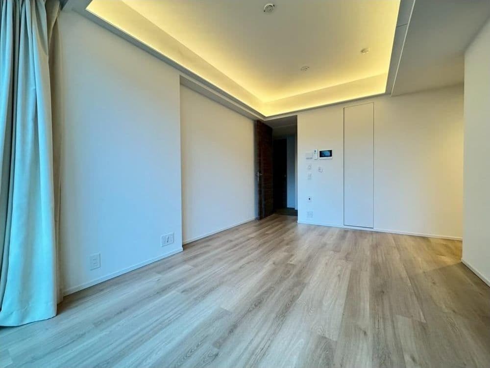 Contemporary 2BR in Chiyoda, 5 Min to Ichigaya - View 1