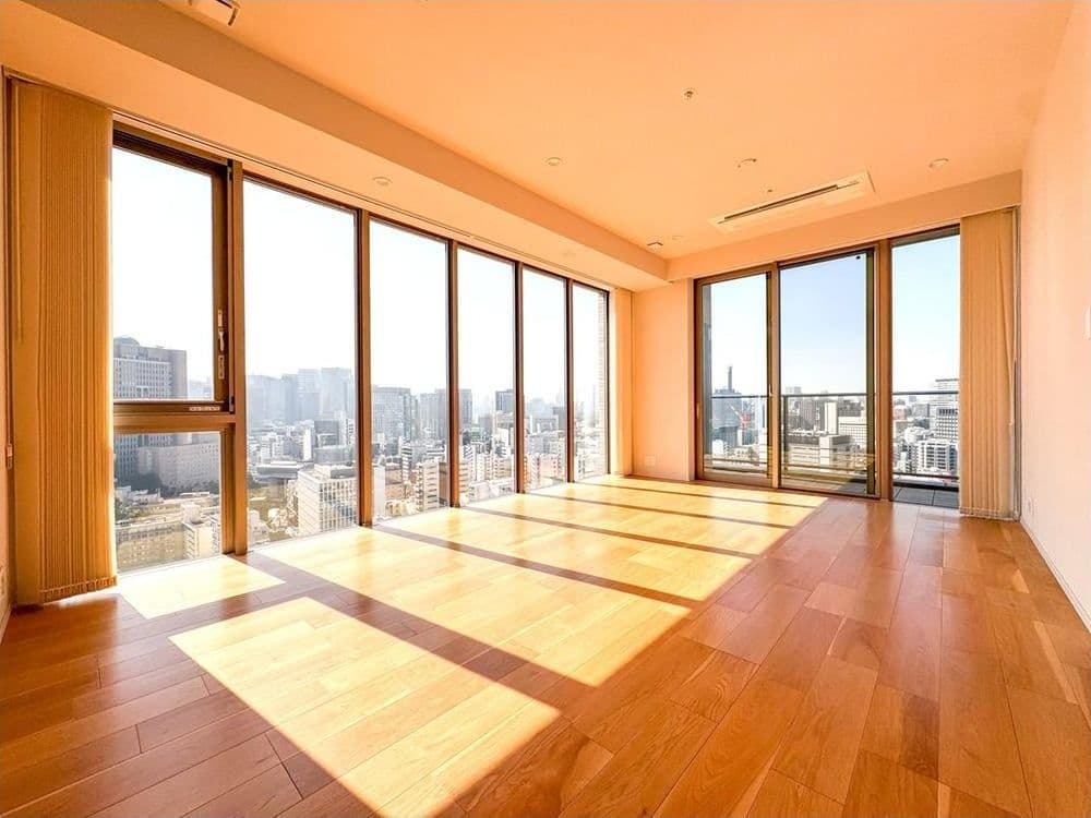 Spacious 3BR Hilltop Residence Near Ochanomizu - View 1
