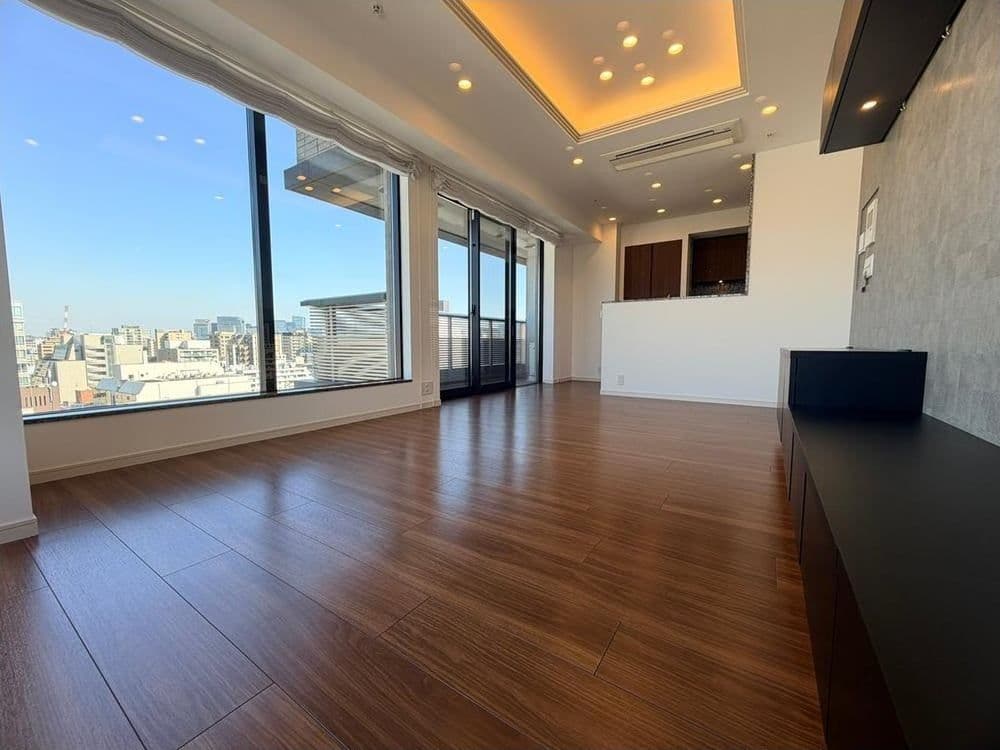 Modern 2BR in Chiyoda, 4 Min to Kojimachi - View 1