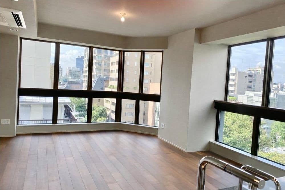 Luxury 3BR Penthouse Steps from Hanzomon - View 1