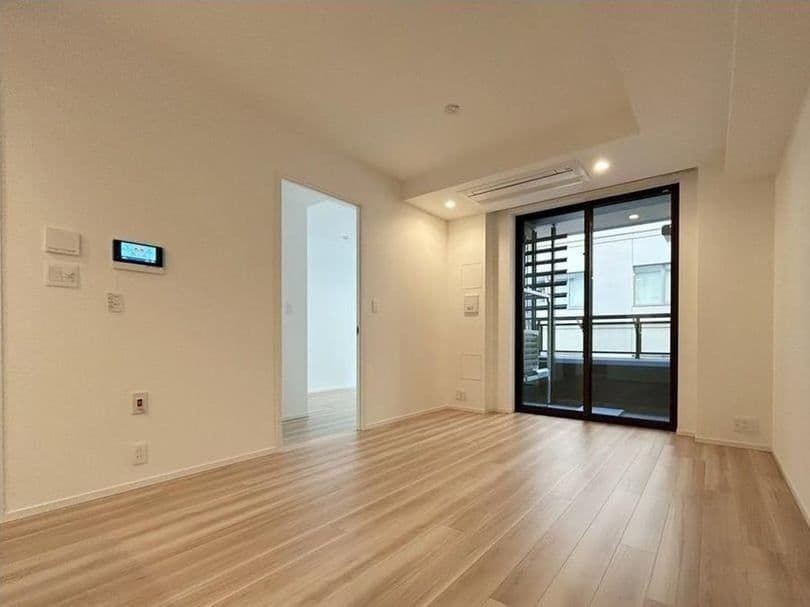 Walk to Hanzomon Station from this Chiyoda 2BR