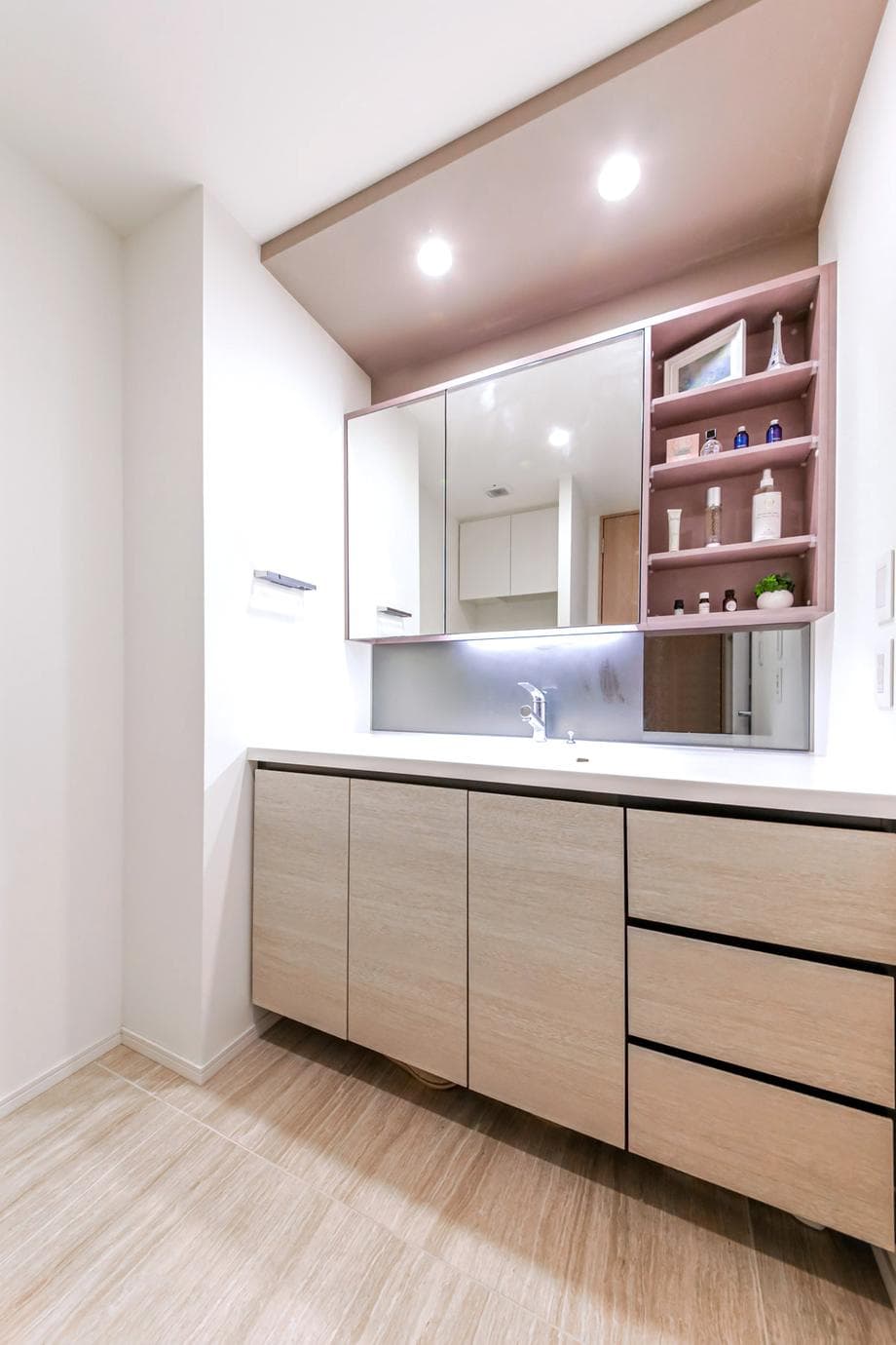 Expansive New 2BR in Harumi Park Village - View 1
