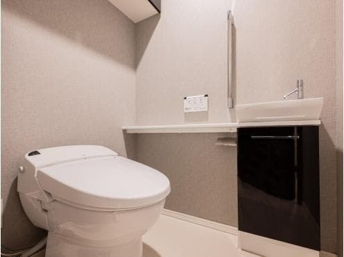 Sophisticated 2BR with Den and Spa Access - View 1