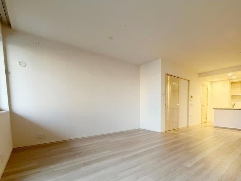 Modern 2BR in Chuo with Waterfront Views - View 1