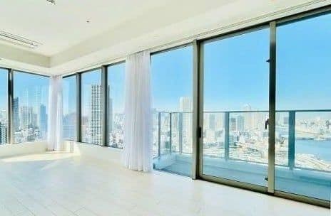 Spacious 3BR with Expansive Bay Views - View 1