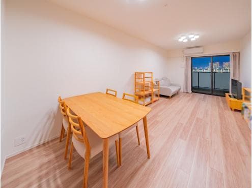 Spacious 3BR Waterfront Home in Chuo's Harumi District - View 1