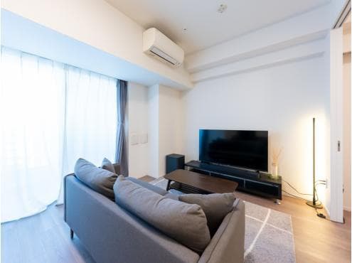 Luxury Minami-Azabu Studio with Upscale Appeal - View 1