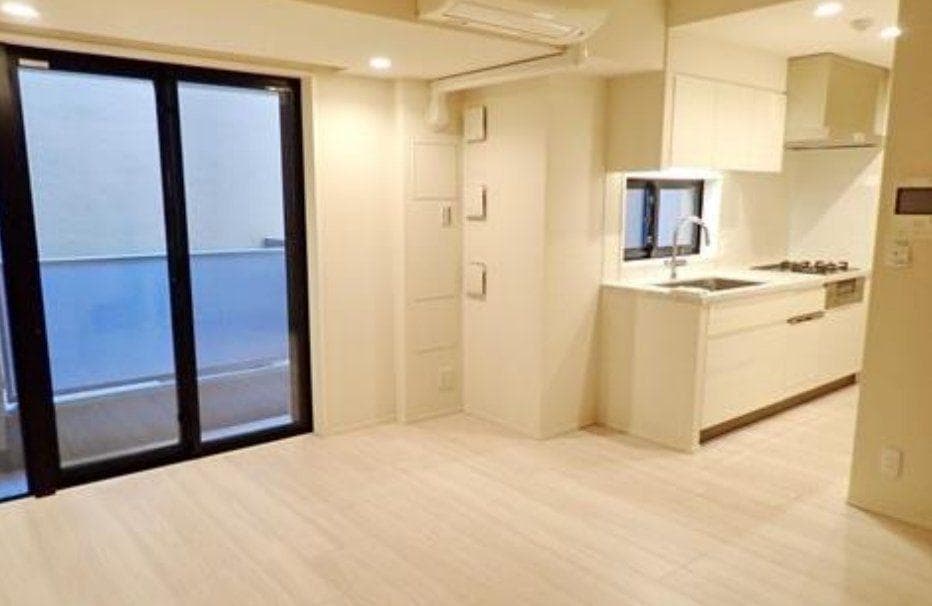 Spacious 1BR in Prime Yotsuya Location - View 1