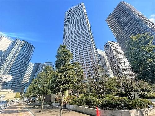 Corner 2BR with City Views in Shinjuku - View 1